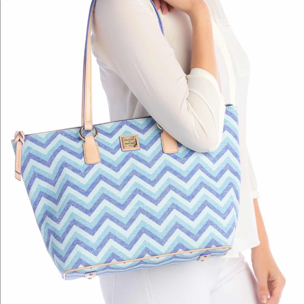 dooney & bourke chevron wren zip tote